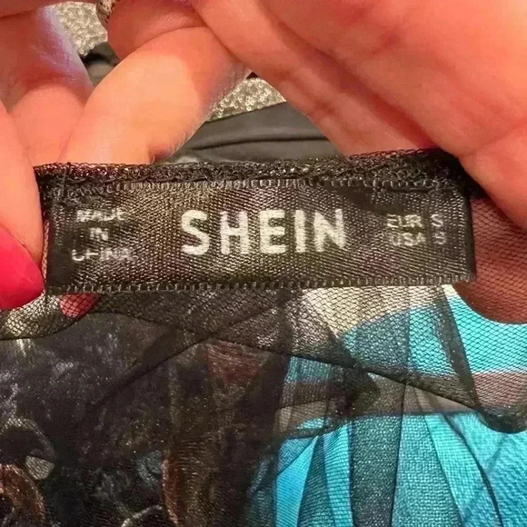 SHEIN Super sheer hand embroidered Kimono/Robe/ Cover Up Size Small - Picture 4 of 6